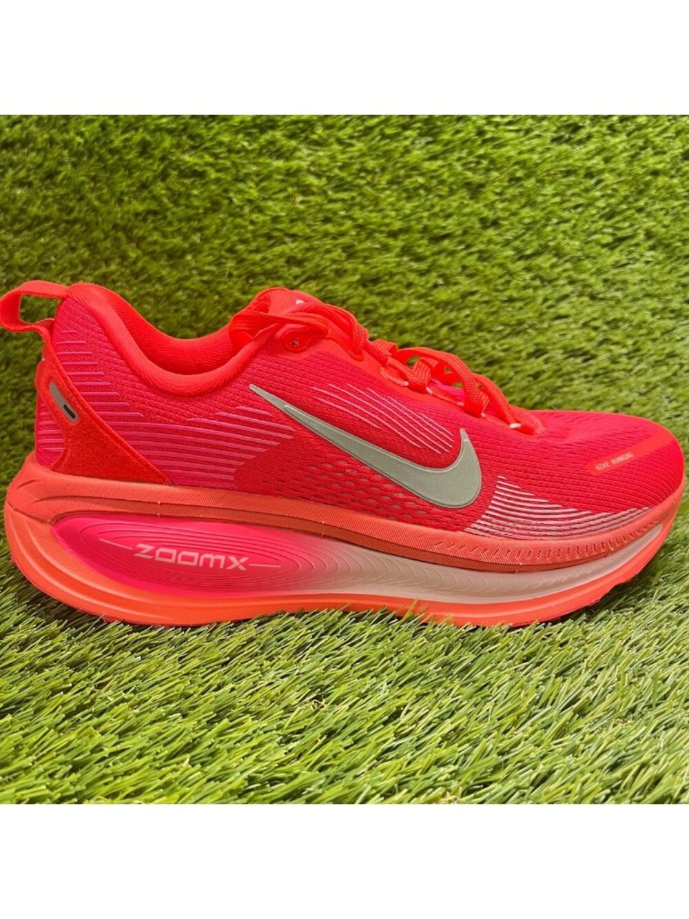 Nike Vomero 18 Womens Size 7 Hyper Pink Athletic Running Walking Shoes Sneakers